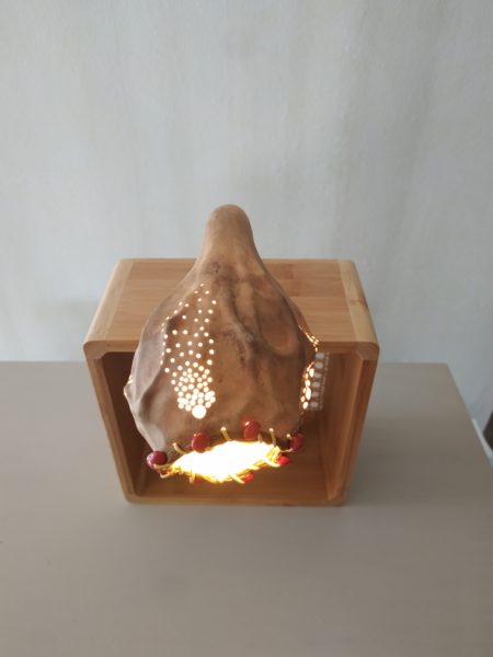 Lampe en bois, calebasse graines – Image 6