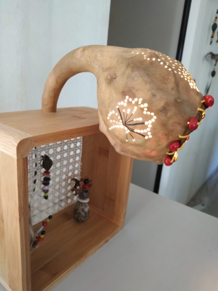 Lampe en bois, calebasse graines – Image 7