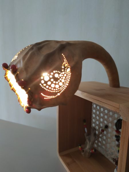 Lampe en bois, calebasse graines – Image 8