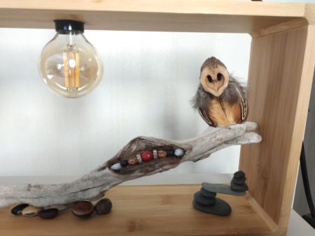 Lampe rectangle en bois et graines – Image 5