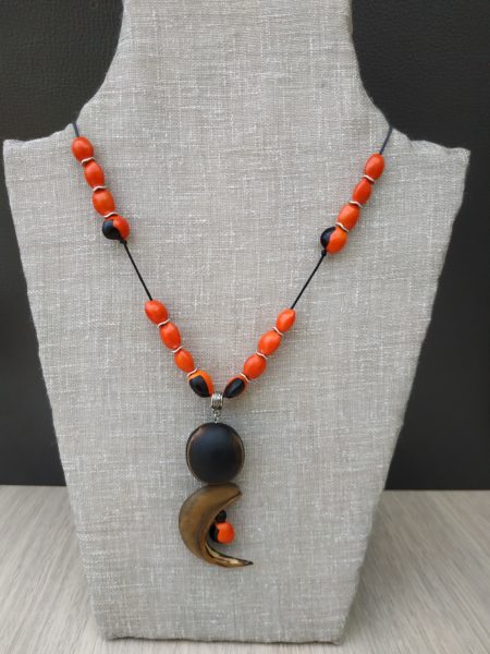 Collier œil de bœuf sablier coque