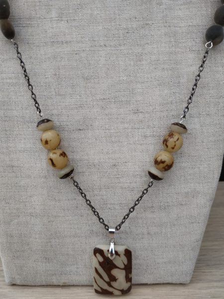 Collier tagua marbré et buri – Image 2