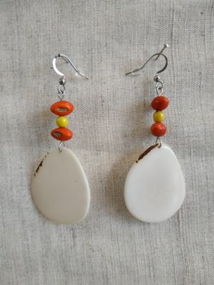 Boucles d'oreilles tagua blanches