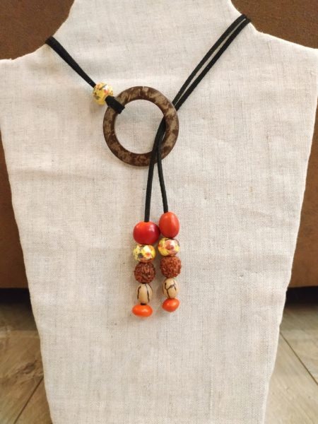 Collier caconnier suédine