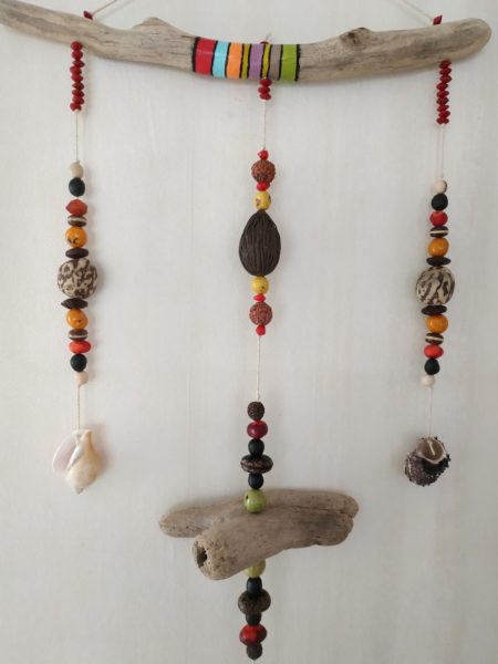 Déco murale bois flotté graines gousses coquillages – Image 2