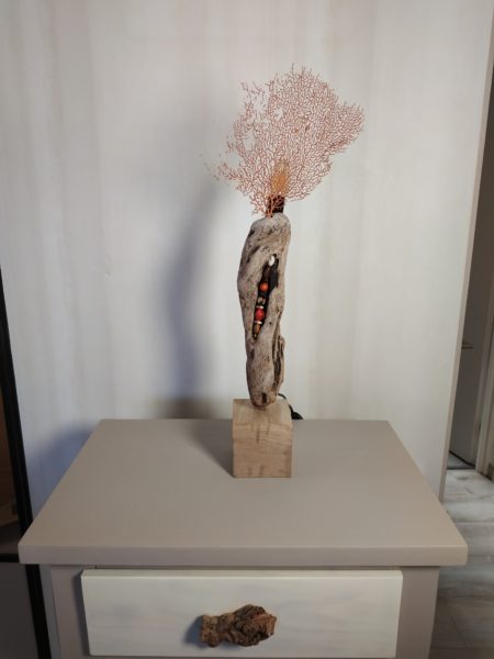 Lampe en bois flotté graines et gorgone – Image 2
