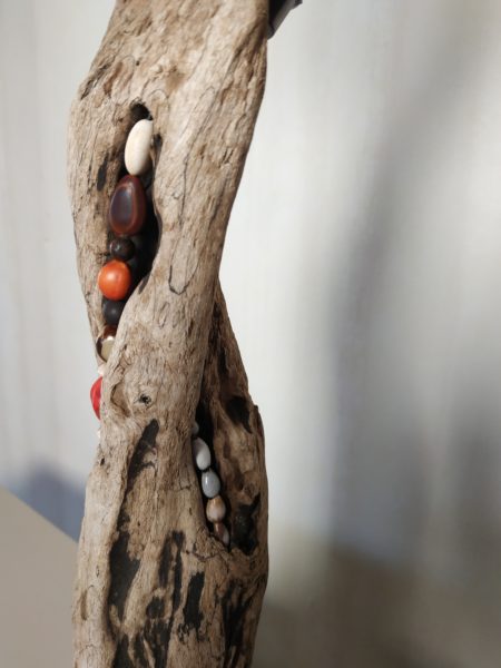 Lampe en bois flotté graines et gorgone – Image 5