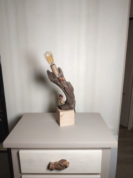 Lampe en bois flotté et graines – Image 4
