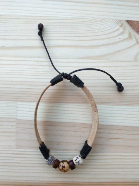 bracelet homme en liège avec différentes graines